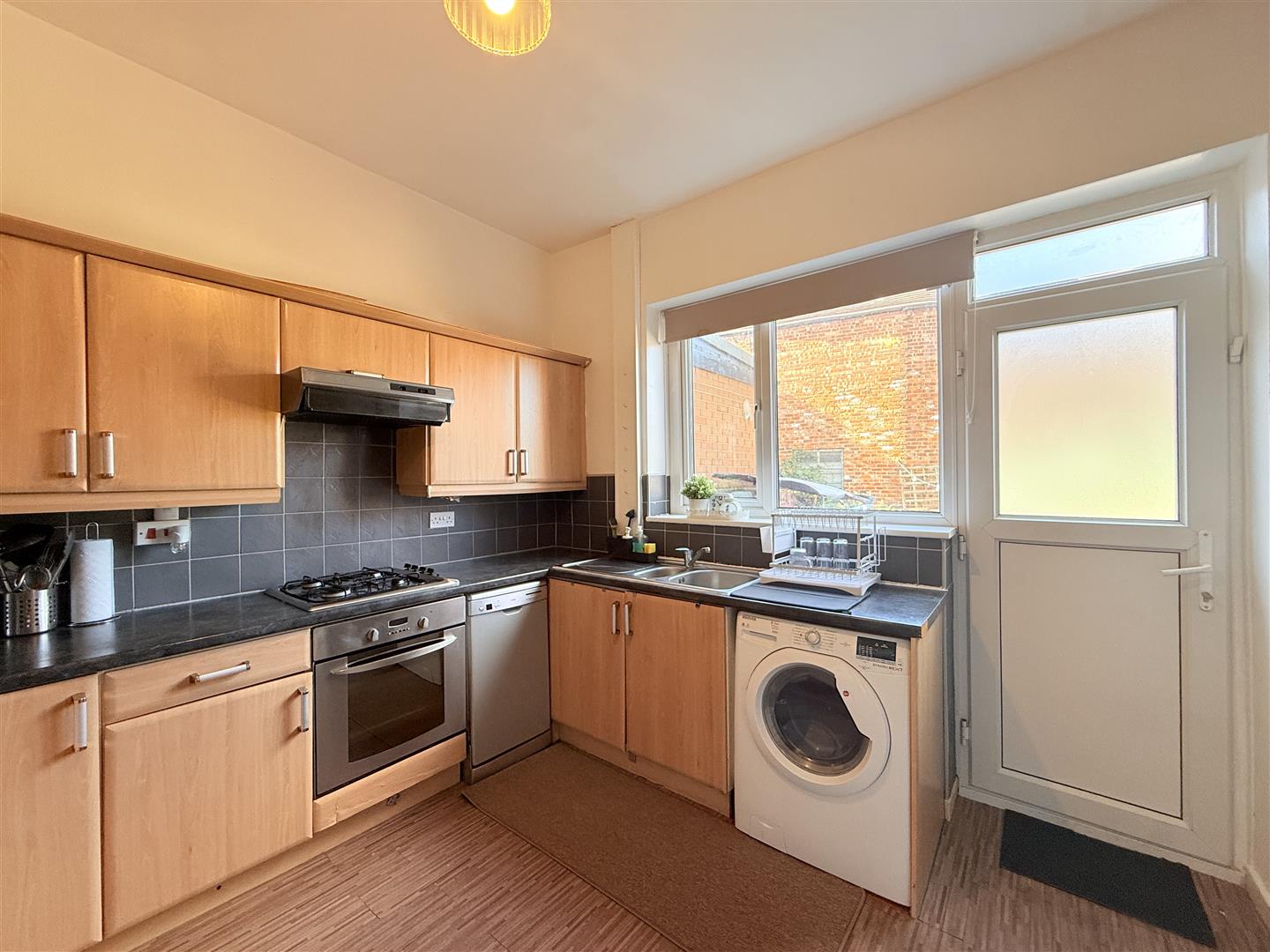 2 bed house - mid terrace in Whiteacre Road, Ashton-Under-Lyne – photo 5
